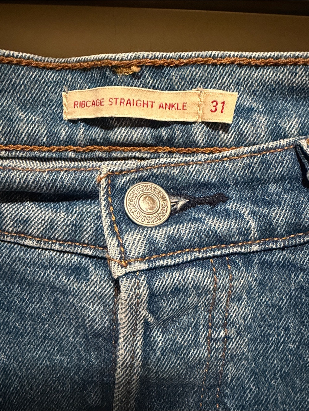 Levi’s Ribcage jeans - Picture 2 of 9